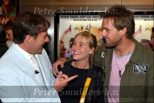Amsterdam 7 maart 2003
Premiere Adrenaline. Daniel Louis Rivas Georgina Verbaan
Liesbeth Kamerling met vriend en Gerard Joling
