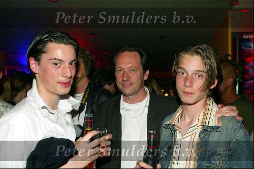 Amsterdam 16 april 2003
premiere van god los
Gijs Scholten v Aschat met zoons