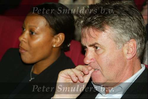 Amsterdam 11 april 2003
Presentatie boek Jan Roelfs in filmtheater
guus hiddink met vriendin