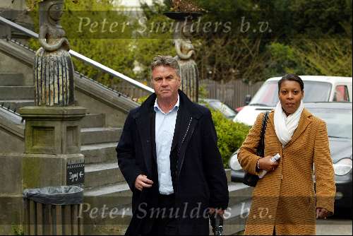 Amsterdam 11 april 2003
Presentatie boek Jan Roelfs in filmtheater
guus hiddink met vriendin