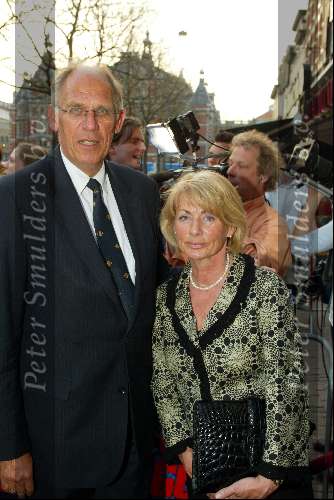 Amsterdam 16 april 2003
premiere van god los.
hans dijkstal met vrouw