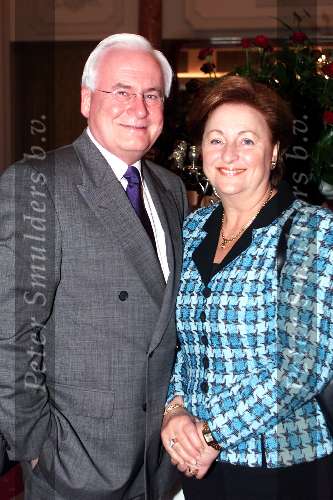 Amsterdam 24 maart 2001
Modeshow Sheila de Vries in hotel l\\\'Europe
Huub v d Coolwijk met vrouw (mercedes Nederland)