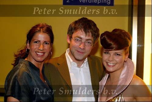 Amsterdam 16 april 2003
premiere van god los
isa hoes en  angela schijf