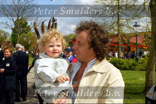Slagharen 29 april 2003
Marco Borsato met  Jada Borsato
in ponypark slagharen