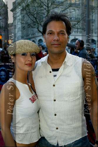 Amsterdam 16 april 2003
premiere van god los.
Jennifer de jong met man