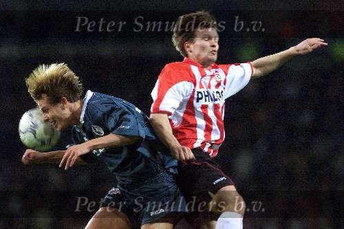 Eindhoven 31 maart 2001
PSV- fc Twente 2-1
Joonas Kolkka in duel met de Witte