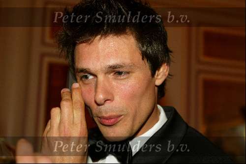Amsterdam 8 april 2003
Premiere Johnny English. feest in hotel l\\\'europe
kenan raven met gsm