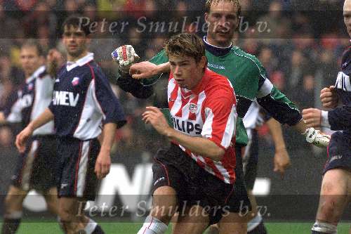 Eindhoven, 18 maart 2001
Kompetitie PSV-FC Utrecht, eindstand 5-1
Kezman  - Doelman Harald Wapenaar