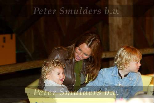 Slagharen 29 april 2003
Leontine Borsato  en Senna Luca en Jada
in ponypark slagharen