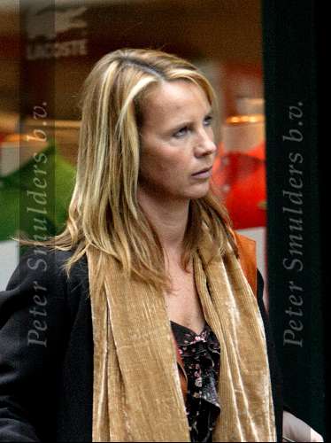 Amsterdam 8 maart 2003
Linda de mol shoppen op pc