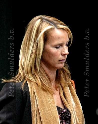 Amsterdam 8 maart 2003
Linda de mol shoppen op pc