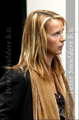 Amsterdam 8 maart 2003
Linda de mol shoppen op pc