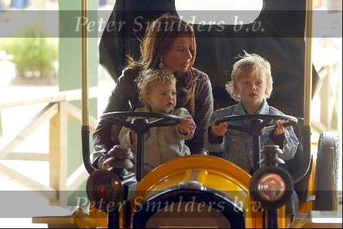 Slagharen 29 april 2003
Leontine Borsato Luca Borsato en Senna Borsato