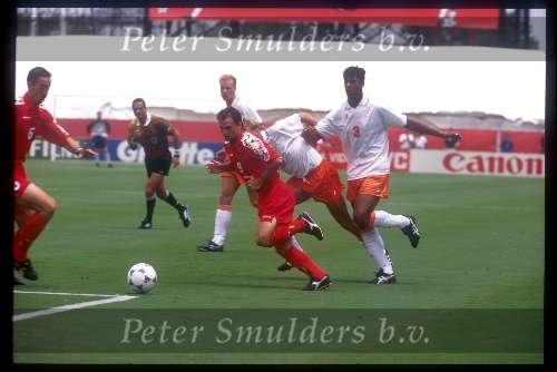 Marc Degreijse spelend voor het belgisch elftal tegen nederland op het wereldkampioenschap 1994