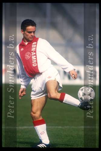 Marc Overmars spelend voor ajax