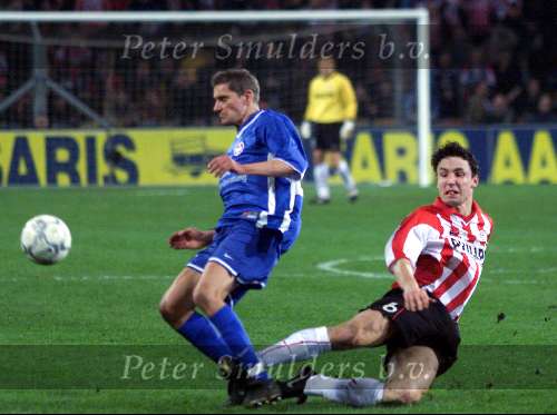 Eindhoven, 15 maart 
1/4 finale UEFA-Cup PSV-FCKaiserslautern, eindstand  1-1
Mark v Bommel