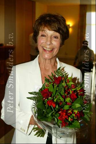 Bussum 25 april 2003
presentatie boek willem Ruis. van gijs groenteman
mies bouwman