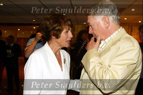 Bussum 25 april 2003
presentatie boek willem Ruis. van gijs groenteman
mies bouwman met koos Postema