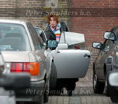 Naarden Vesting 12 april 2003
Myrna Goossen met porsche 911