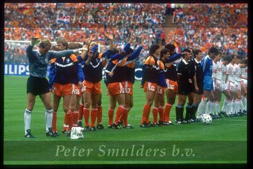 Munchen, 25 juni 1988 Finale Europees Kampioenschap 1988
Finale Nederland-Rusland, eindstand 2-0
1-0 door Ruud Gullit en 2-0 door Marco v Basten
Opstelling Hans v Breukelen Adri v Tiggelen -ERwin Koeman ronald Koeman Frank Rijkaard Gerald Vanenburg Marco v Basten Berry v Aerle Ruud Gullit
