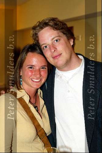 Bussum 25 april 2003
presentatie boek willem Ruis. van gijs groenteman
Nicolas Ruis met vriendin