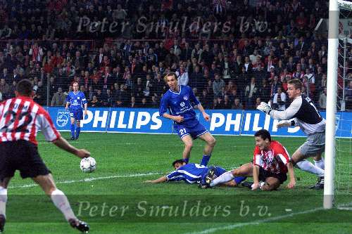 Eindhoven, 15 maart 
1/4 finale UEFA-Cup PSV-FCKaiserslautern, eindstand  0-1
Nikiforov en Georg Koch