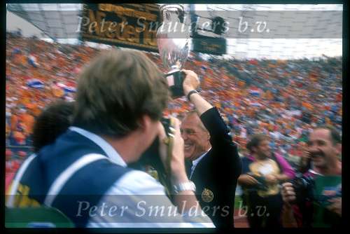 Munchen, 25 juni 1988 Finale Europees Kampioenschap 1988
Finale Nederland-Rusland, eindstand 2-0
1-0 door Ruud Gullit en 2-0 door Marco v Basten
Rinus Michels