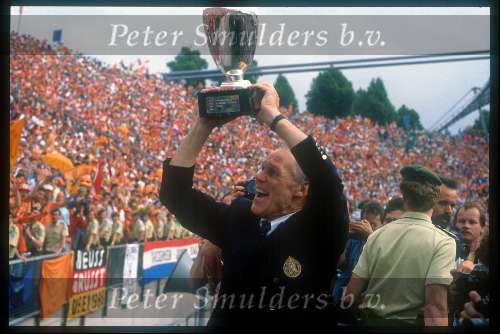 Munchen, 25 juni 1988 Finale Europees Kampioenschap 1988
Finale Nederland-Rusland, eindstand 2-0
1-0 door Ruud Gullit en 2-0 door Marco v Basten
Rinus Michels