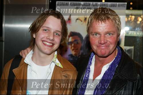 Amsterdam 7 maart 2003
Premiere Adrenaline. Daniel Louis Rivas Georgina Verbaan
Rob Bolland met zoon