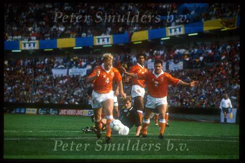 Ronald Koeman tijdens het Europees Kampioenschap in Zweden 1992
Berry v Aerle Frank Rijkaard
Nederland-Schotland