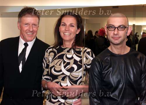Haarlem, 20 maart 2001
Opening kapsalon ROB PEETOOM
Rob Peetom (links), Rosalie v Breem en een medewerker