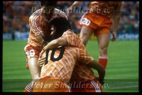 Munchen, 25 juni 1988 Finale Europees Kampioenschap 1988
Finale Nederland-Rusland, eindstand 2-0
1-0 door Ruud Gullit en 2-0 door Marco v Basten
