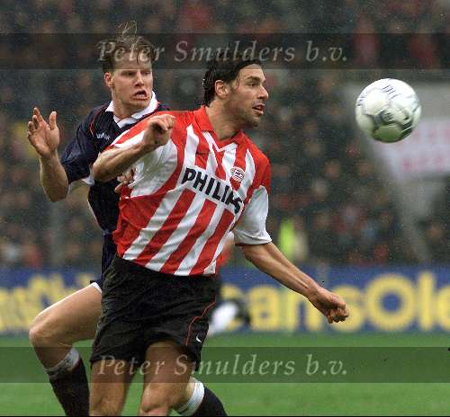 Eindhoven, 18 maart 2001
Kompetitie PSV-FC Utrecht, eindstand 5-1
Ruud v Nistelrooy