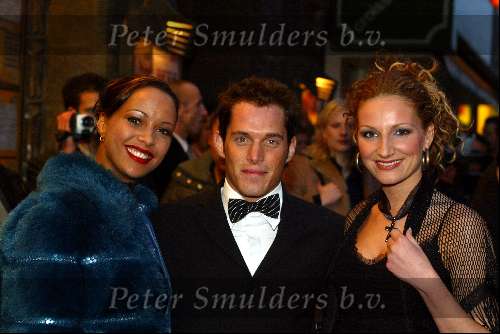 Amsterdam 8 april 2003
Premiere Johnny English met Rowan Atkinson
sonja silva met vriend en denise van vengaboys