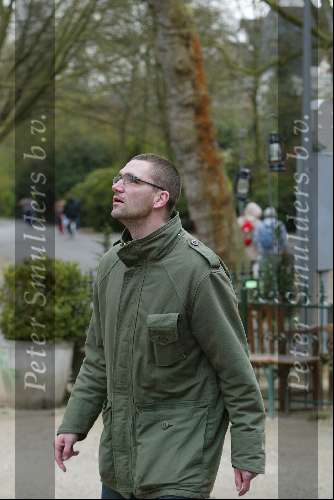 Amsterdam 11 april 2003
Theo Maassen voetballen in vondelpark