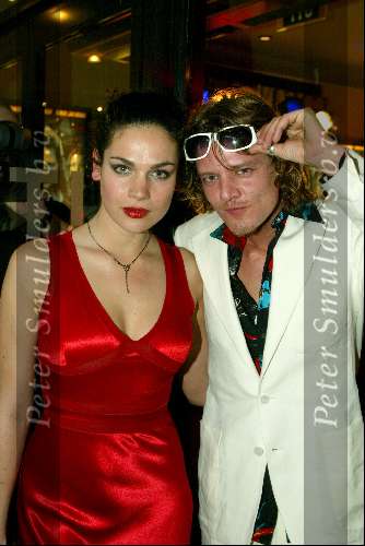 Amsterdam 16 april 2003
premiere van god los.
tygo gernandt met vriendin