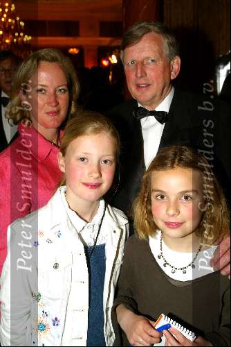 Amsterdam 8 april 2003
Premiere Johnny English. feest in hotel l\\\'europe
udo buis met vrouw en dochter