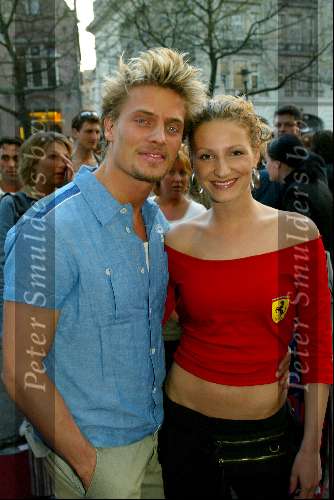 Amsterdam 16 april 2003
premiere van god los.
winston post met vriendin denise
