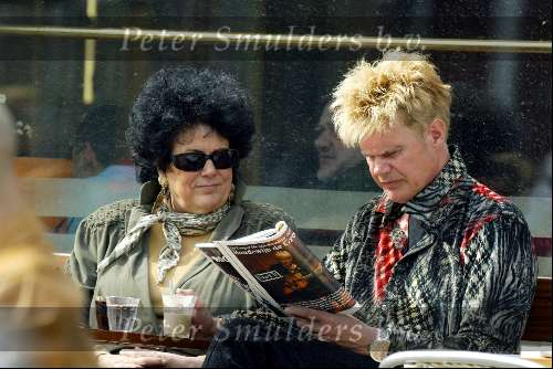 Amsterdam 15 april 2004
Ad Visser met vrouw op terras in Amsterdam