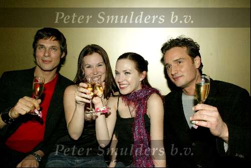 Amsterdam 9april 2004
Adrienne Frantz (Bolt and Beautiful) in disco samen met Kenan Raven en Robin Rienstra