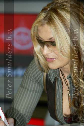 Amsterdam 1 april 2004
Anastacia bij Mediamarkt in Amsterdam
