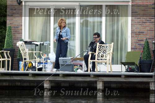 Vinkeveen 16 april 2004
Andre Hazes met Rachel Andre en Roxanne vissen in Vinkeveen.
