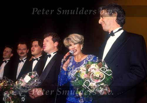 19 December 1994
Anneke Gronloh 35 jaar artiest
Hans v Wilgenburg