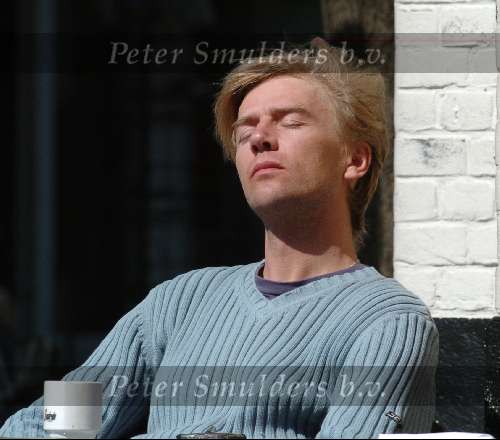 Amsterdam 16 april 2004
Antonie Kamerling geniet van het zonnetje