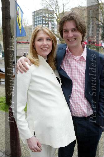 Amsterdam 19 april 2004
Presentatie cd voor Unicef in Hotel Americain.
Barbara Boomsma zwanger met man Roeland Jacobs
P