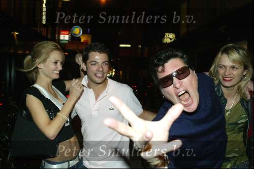 Amsterdam 1 april 2004
Feestje Patty Brard  in de zebra lounge.
Seth Kamphuus met Barry Hay
