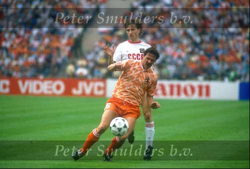 Munchen, 25 juni 1988 Finale Europees Kampioenschap 1988
Finale Nederland-Rusland, eindstand 2-0
1-0 door Ruud Gullit en 2-0 door Marco v Basten
Berry v Aerle