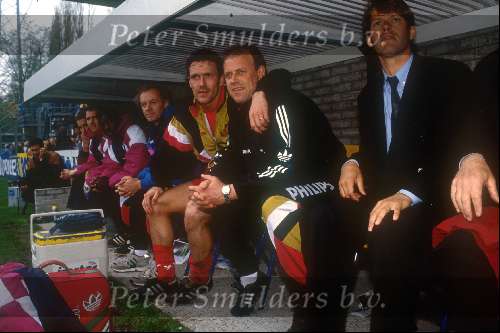 Berry v Aerle spelend voor PSV hier samen met Frank Arnesen Mart v d Heuvel Monne de Wit 1990