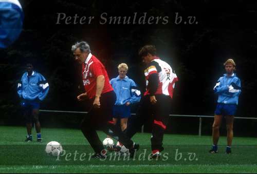 PSV Seizoen 1991/1992
Bobby Robson op de training met Frank Arnesen