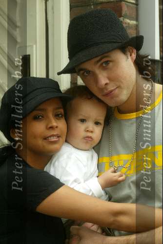 Venlo 28 April 2004
Django Titulaer samen met mama Irene Titulaer
De vriendin en zoontje van Boris Idols